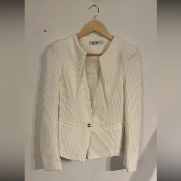 White blazer - Picture 1 of 4